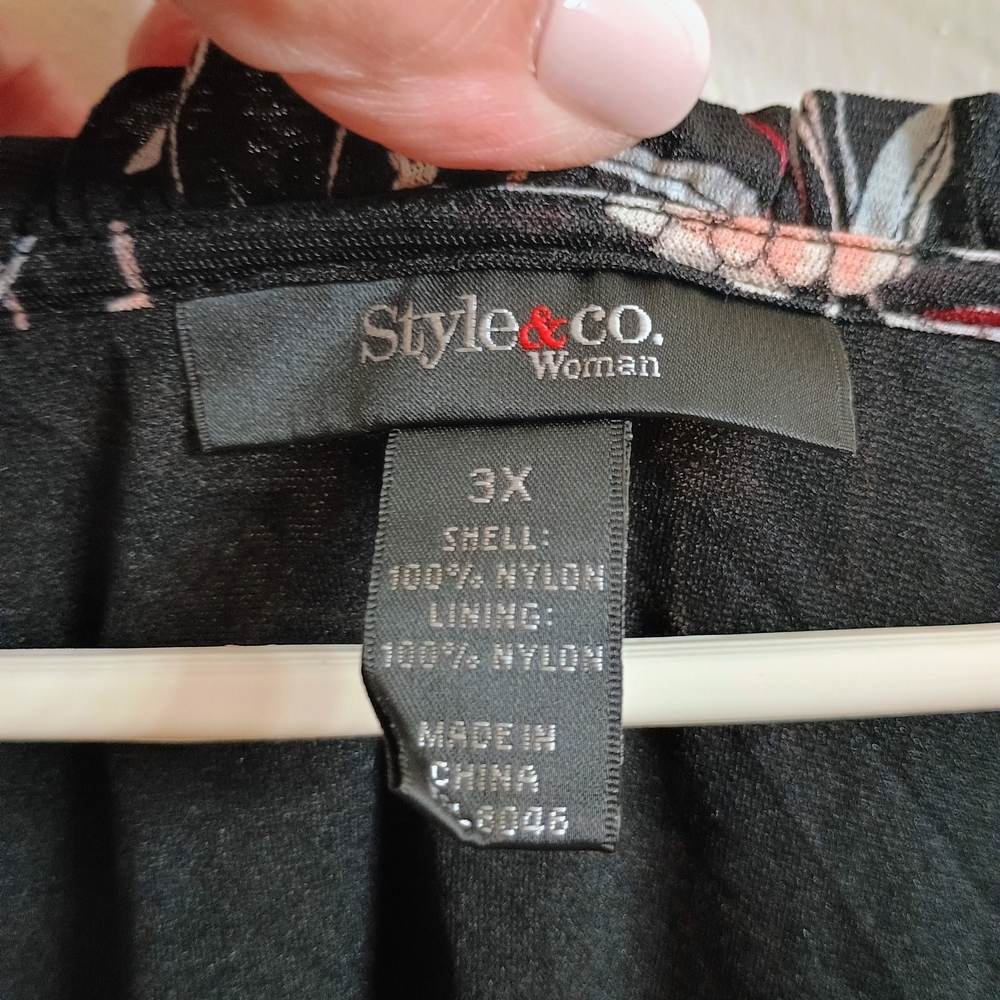 Chic Black Floral Women's Blouse - Picture 4 of 8